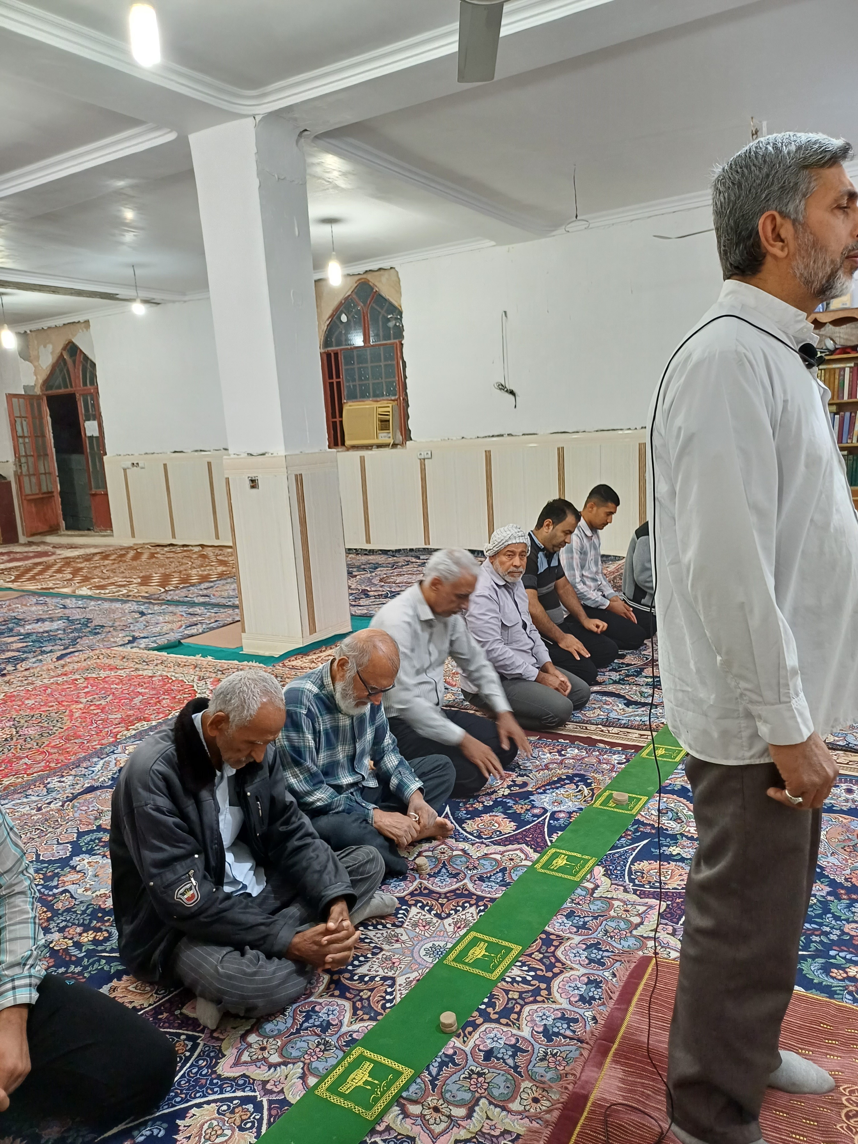 برپایی نماز جماعت در محل مسجد جامع افضل روستای گورزانگ میناب