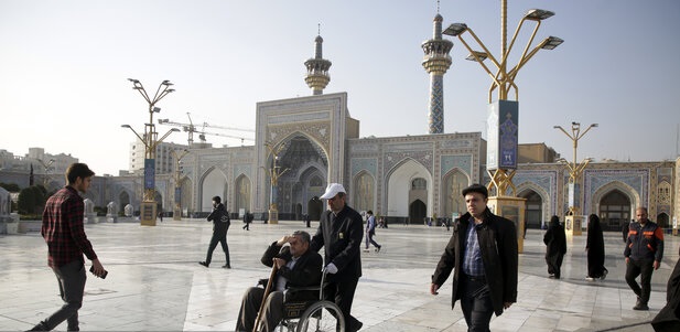  اعزام زائر اولی ها به مشهد طی دهه کرامت در ورامین