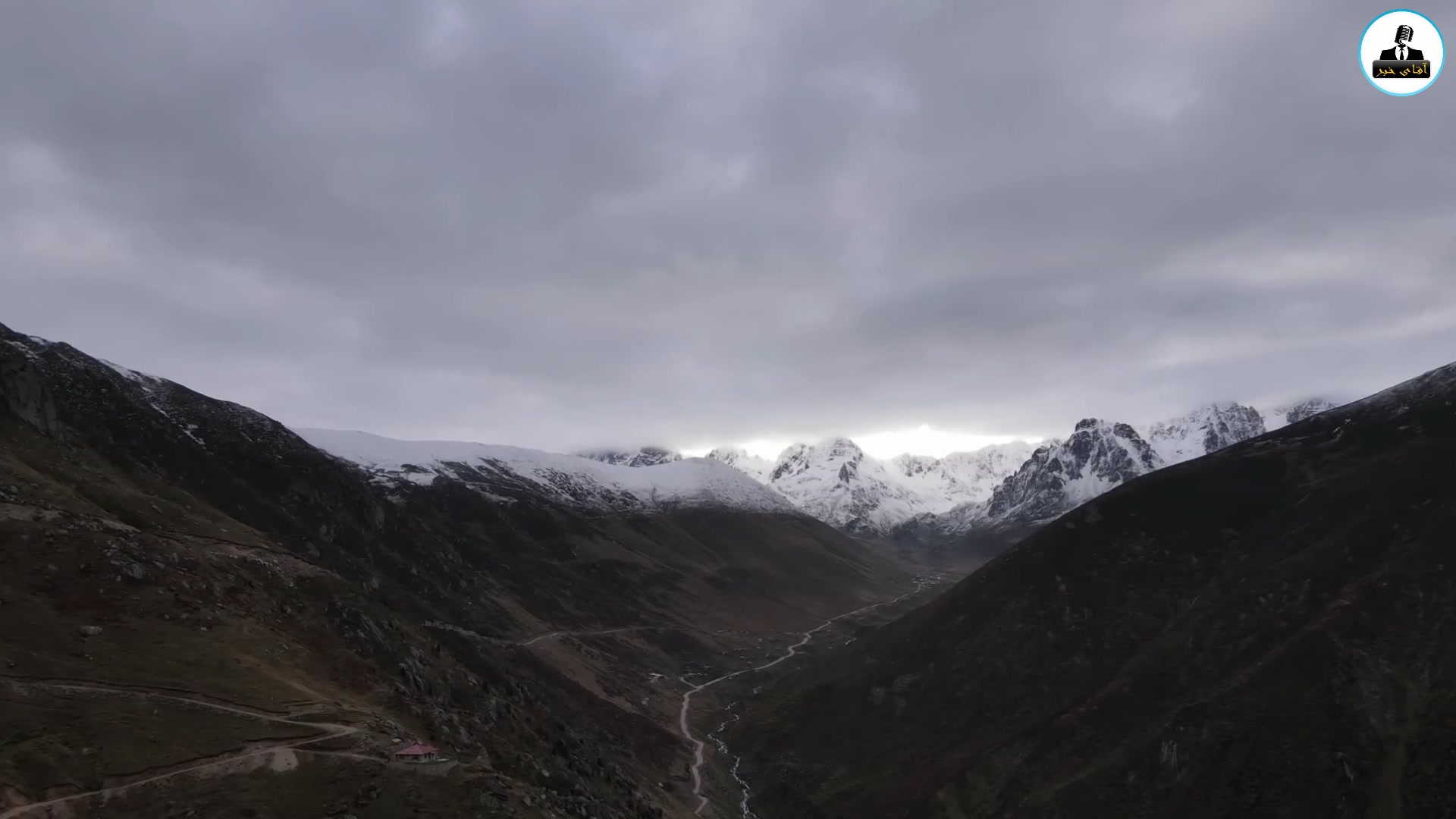 زنده ماندن در خانه ای متروک در کوهستان برفی